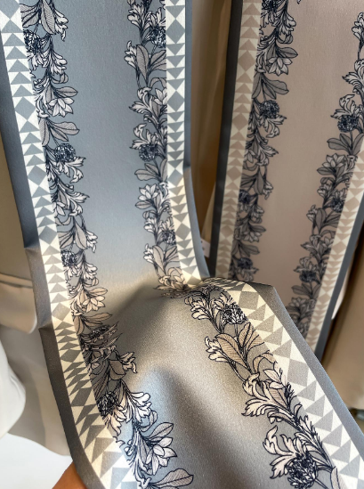 Lenço Skinny de Moda com Estampa Floral 