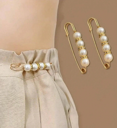 2 cinturões decorados com pérolas
