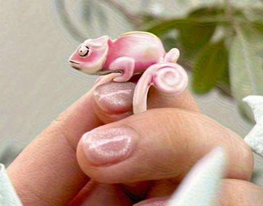 Anel de Camaleão Rosa