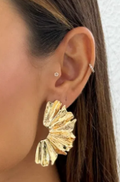 Brinco Dourado Meia Flor