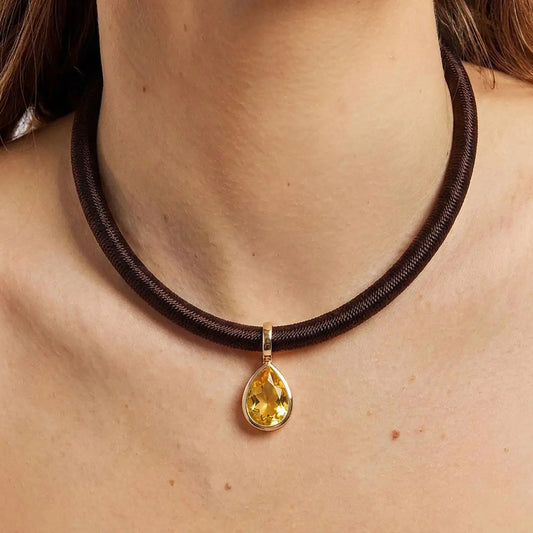 PINGENTE COM CRISTAL DE GOTA E FECHO